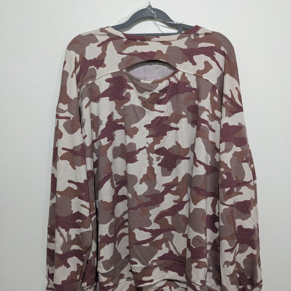 Meri Skye Women's Plus Sized 3XL 22/24 Pink Multicolor Camo Long-Sleeved Shirt